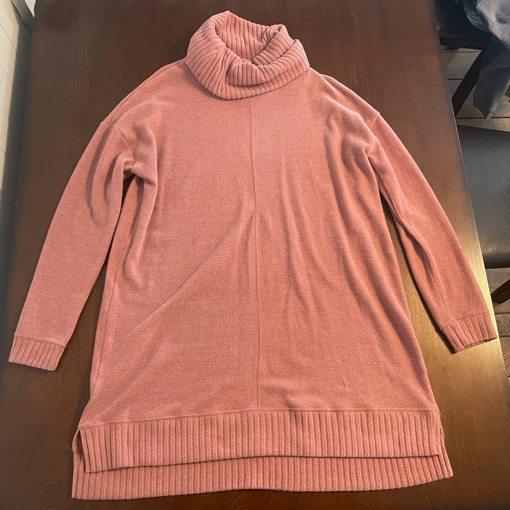 Lulus, size medium, mauve long sleeved sweater dress